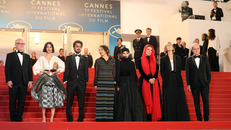 Équipe du film Se Rokh  (Trois visages) avec Françoise Nyssen, Thierry Frémaux et Pierre Lescure © Déborah Néris /FDC