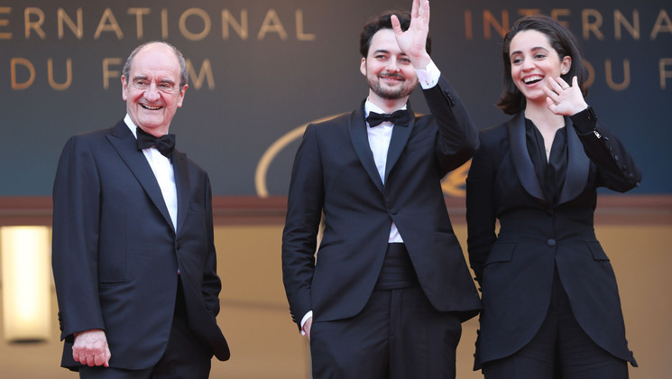 Pierre Lescure, Abu Bakr Shawky and his wife Dina Emam - Yomeddine © François Silvestre De Sacy/FDC