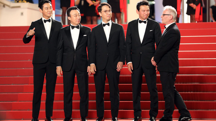 Équipe du film Gongjak (The Spy Gone North) avec Thierry Frémaux © François Silvestre De Sacy /FDC