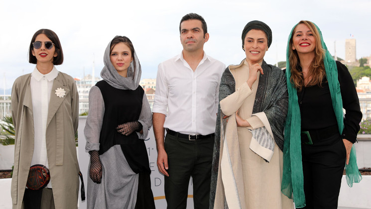 Team of the film Se Rokh  (Three Faces) © François Silvestre De Sacy /FDC