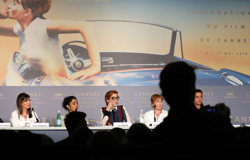 Team of the film Les Filles du soleil (Girls of the Sun) © François Silvestre De Sacy /FDC