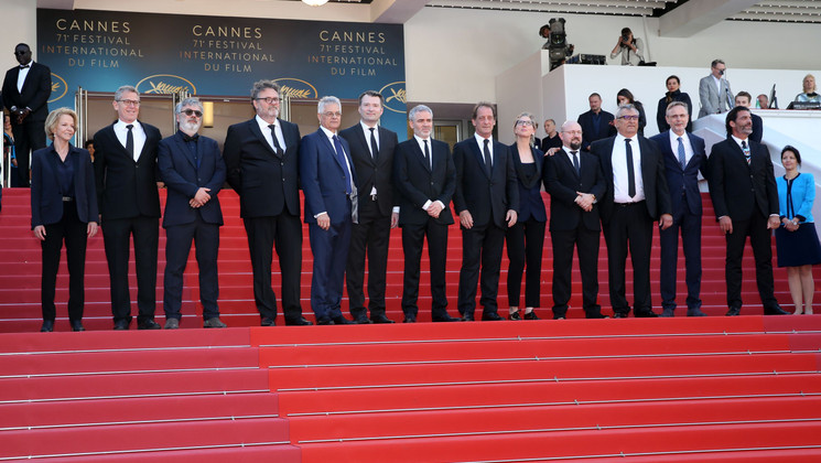 Team of the film En guerre (At War) © François Silvestre De Sacy /FDC