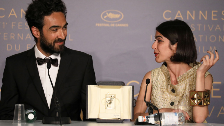 Solmaz Panahi and Panah Panahi - Best screenplay ex-æquo - Se Rokh (3 Faces) © François Silvestre De Sacy /FDC