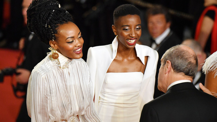 Sheila Munyiva, Samantha Mugatsia  et Pierre Lescure  - Rafiki © Emma McIntyre/Getty Images