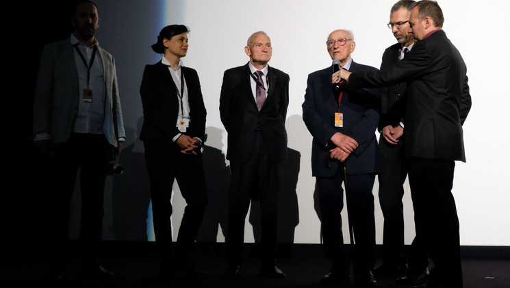 Rolands Kalnins  - Četri Balti Krekli (Quatre chemises blanches) © Mathilde Petit /FDC