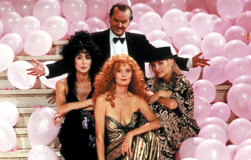 Jack Nicholson, Cher, Susan Sarandon et Michelle Pfeiffer dans Les Sorcières d'Eastwick (The Witches of Eastwick) de George Miller - 1987 © DR