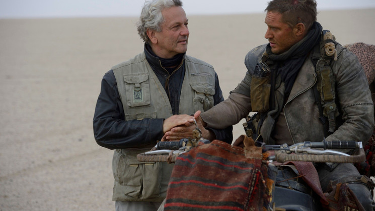 George Miller et Tom Hardy sur le tournage de Mad Max: Fury Road - 2012 © Warner Bros Pictures