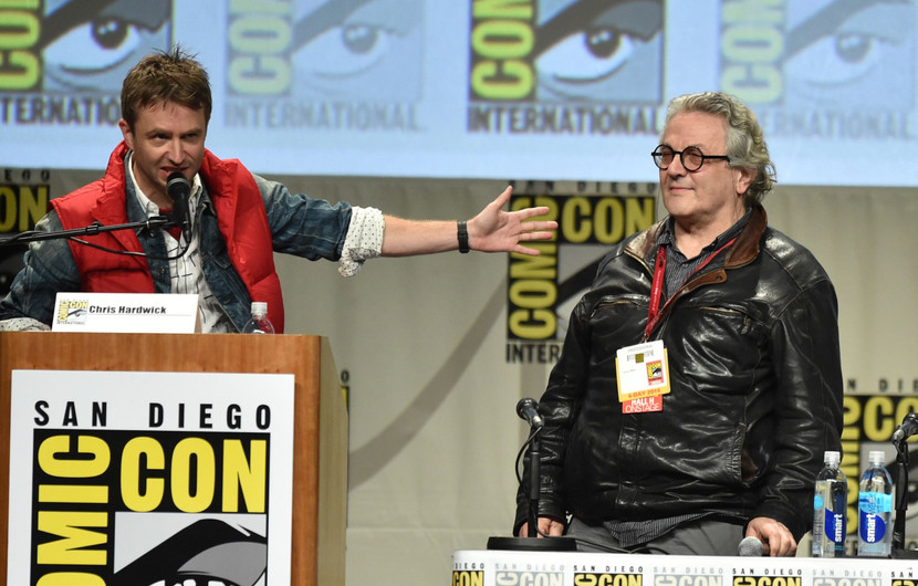 Chris Hardwick et George Miller au Comic Con de San Diego où il venait présenter son projet et les premières images de Mad Max: Fury Road - 2014 © Kevin Winter / Getty Images / AFP