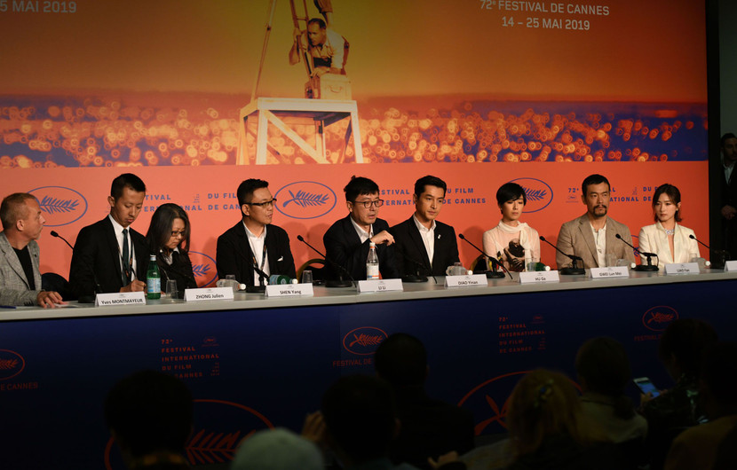 Team of the movie Nan Fang Che Zhan De Ju Hui (The Wild Goose Lake) by Diao Yinan © Déborah Néris / FDC