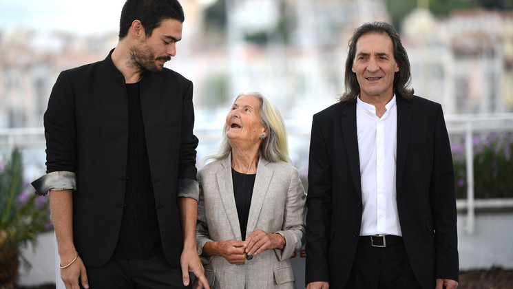 Team of the movie O Que Arde ( Fire Will Come ) © Loïc Venance / AFP