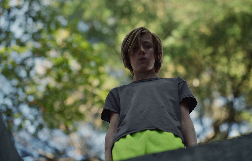 JOHN AND THE HOLE  - Film's picture © MUTRESSA MOVIES