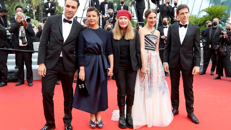 Michael Covino, Mounia Meddour, Andrea Arnold, Elsa Zylberstein et Daniel Burman - Membres du Jury Un Certain Regard © Valery Hache / AFP