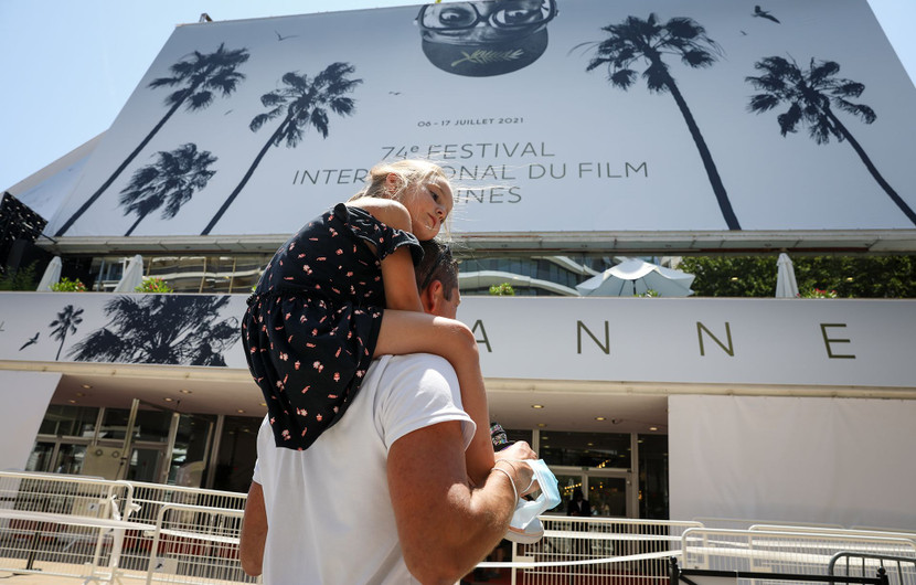"Papa est en voyage d'affaire... de cinéma" © Bohan Li, Paris fantastic !