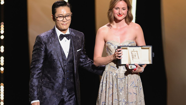 Lee-Byung-Hun et Renate Reinsve - Verdens Verste Menneske (Julie (en 12 chapitres)), Prix d’interprétation féminine © Andreas Rentz / Getty Images