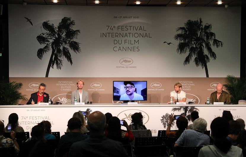 Team of the movie Petrov’s flu © Jean-Louis Hupe / FDC
