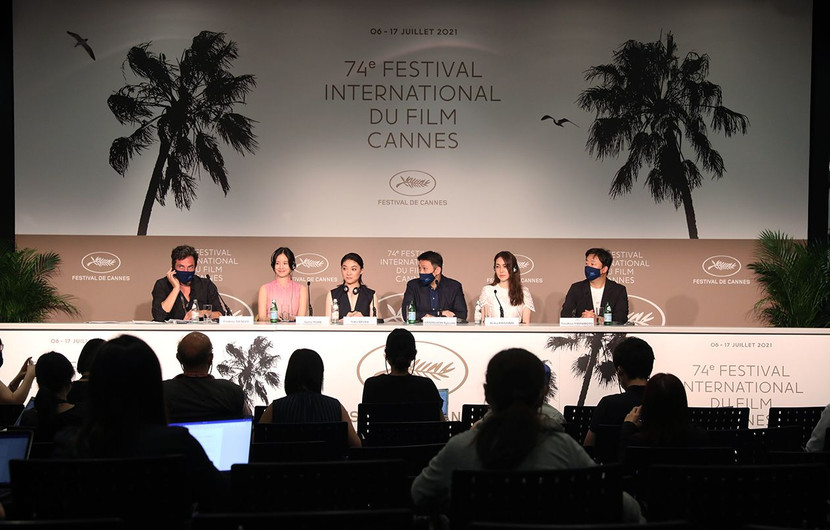 Team of the movie Drive my car © Valentina Claret / FDC