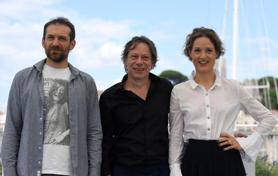 SERRE-MOI FORT (Hold me tight) by Mathieu AMALRIC