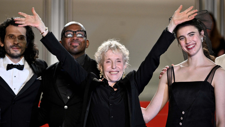 Claire Denis - Montée des marches de Stars at Noon © Loic Venance / AFP