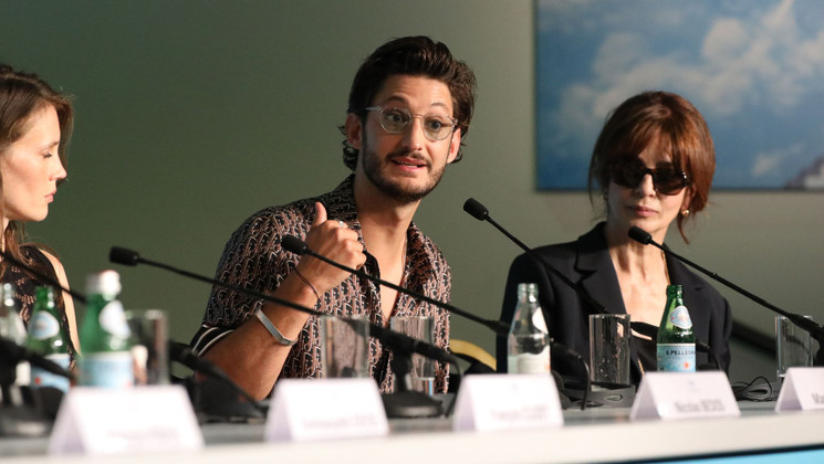 Pierre Niney, Laura Morante - Mascarade © Amandine Goetz / FDC