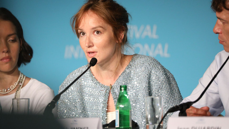 Anaïs Demoustier - Novembre © Maxence Parey / FDC