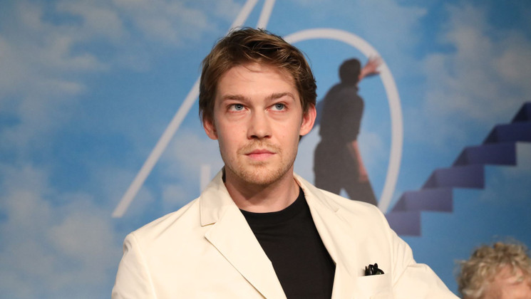 Joe Alwyn - Stars at noon © Maxence Parey / FDC