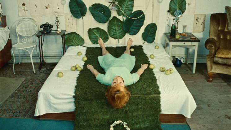 Picture of the film DAISIES (SEDMIKRÁSKY) by Věra CHYTILOVA © Národní filmový archiv, Prague