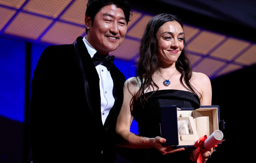 Merve Dizdar & Song Kang-ho - KURU OTLAR USTUNE (ABOUT DRY GRASSES), Best Performance by an Actress © VALERY HACHE / AFP
