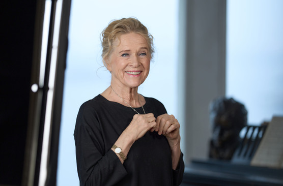 LIV ULLMANN - A ROAD LESS TRAVELLED