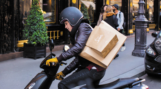 PERSONAL SHOPPER © Carole Bethuel