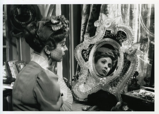 MADAME DE...