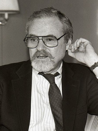 Alan J. PAKULA