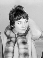 Shirley MACLAINE