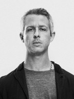 Jeremy STRONG