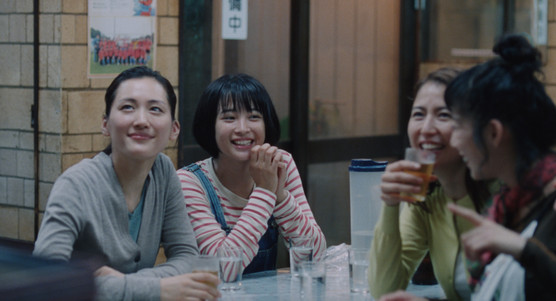 OUR LITTLE SISTER © 2015 Akimi Yoshida, SHOGAKUKAN, FUJI TELEVISION NETWORK INC., SHOGAKUKAN INC., TOHO CO., LTD.,GAGA CORPORATION