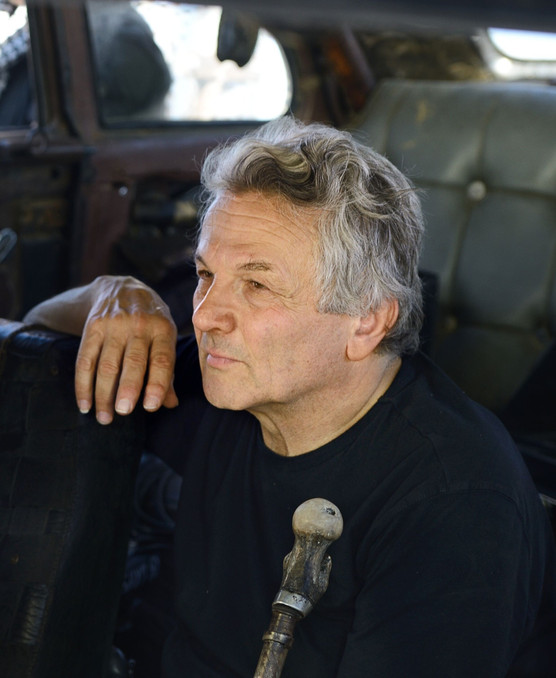 George MILLER © 2012 Warner Bros. Entertainment Inc. © 2012 Village Roadshow Films