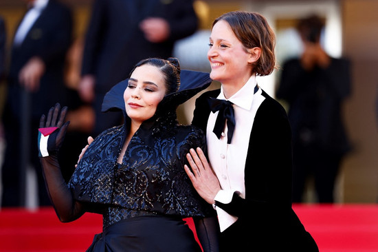 Asmae El Moudir & Vicky Krieps, Jury Un Certain Regard – Montée des marches de la Cérémonie du Palmarès