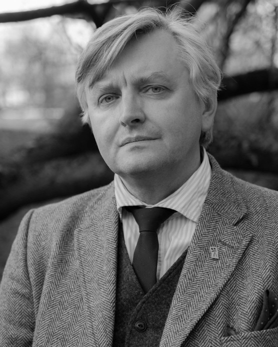 Sergei LOZNITSA © ATOMS & VOID