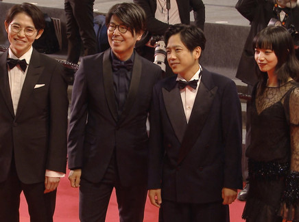 exit-8-de-genki-kawamura-montee-des-marches