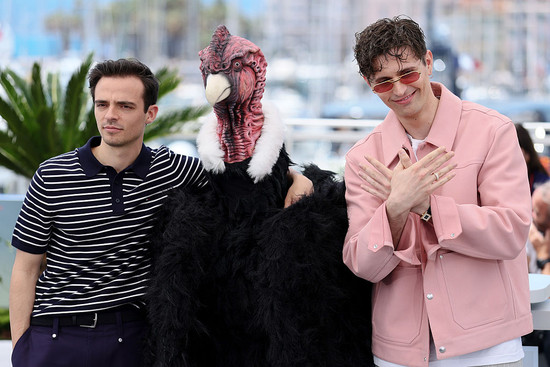 Hugo David, a condor film mascot & Raphaël Quenard – Photocall I LOVE PERU