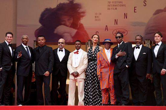 HIGHEST 2 LOWEST film cast – Red steps