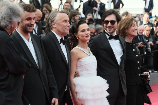 Équipe du film NOUVELLE VAGUE – Montée des marches