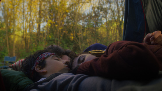 WHERE FIREFLIES SPARKLE © Escola Superior de Teatro e Cinema