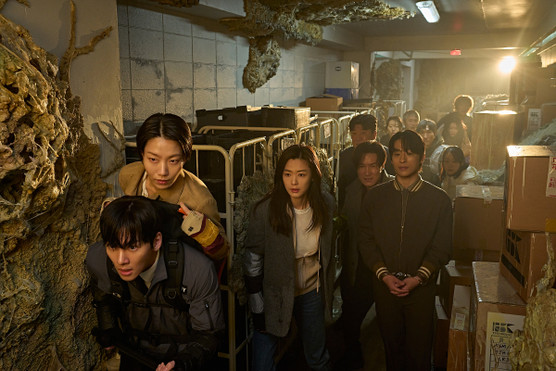 COLONY © 2026 SHOWBOX, WOWPOINT AND SMILEGATE. ALL RIGHTS RESERVED.