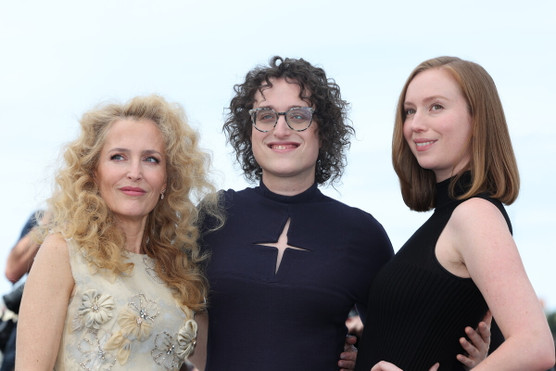 Jane Schoenbrun Gillian Anderson Hannah Einbinder Teenager sex and death at camp Miasma photocall