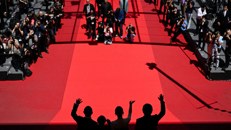 Montée des marches Sheep in the Box de Hirokazu Kore-eda © Antonin THUILLIER / AFP