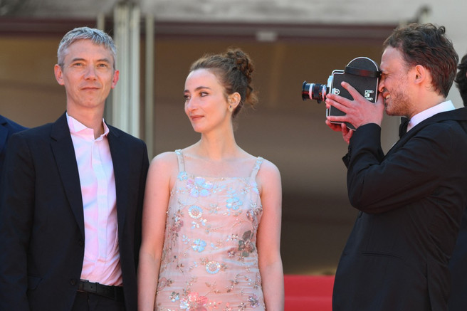 Notre Salut, Swann Arlaud, Sandrine Blancke, Emmanuel Marre, Montée des marches © Olivier CHASSIGNOLE / AFP