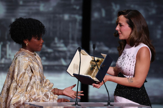 Remise du Prix de la Caméra d&rsquo;or par Monia Chokri à Ben&rsquo;Imana de Marie-Clémentine Dusabejambo