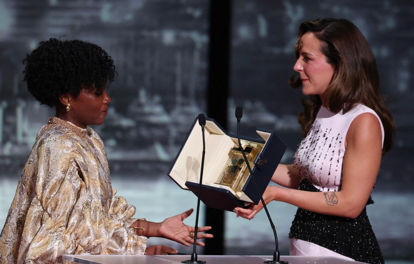 Camera d'or Prize given by Monia Chokri to Ben'Imana by Marie-Clémentine Dusabejambo © Sameer AL-DOUMY / AFP
