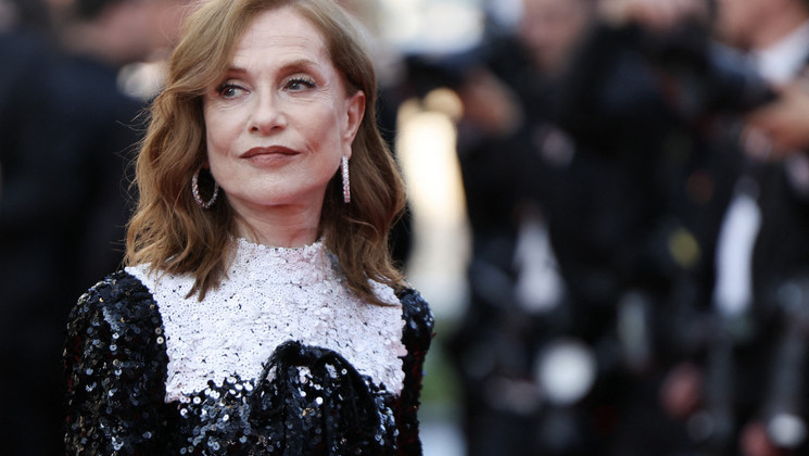 Isabelle Huppert, 2026 Closing Ceremony Red Steps © Thibaud MORITZ / AFP