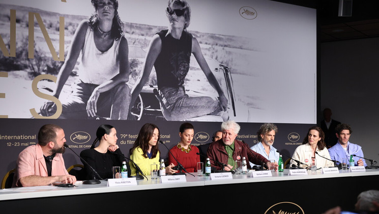 Pedro Almodovar Barbara Lennie Leonardo Sbaraglia Victoria Luengo Milena Smit Quim Gutierrez Amarga Navidad conference de presse